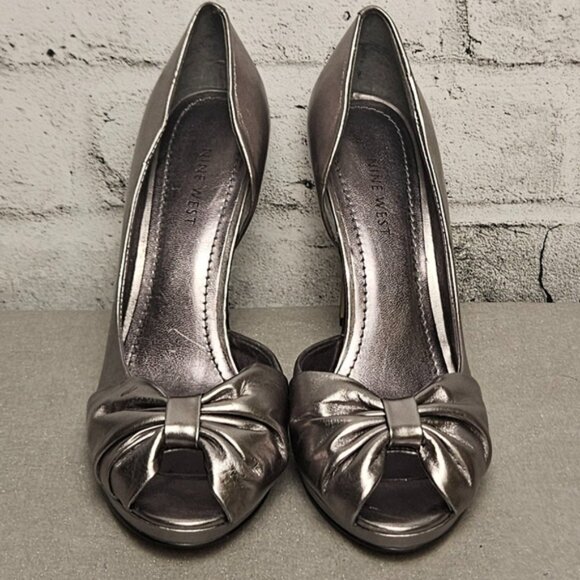 Elegant Silver Women's Heels - Picture 4 of 7